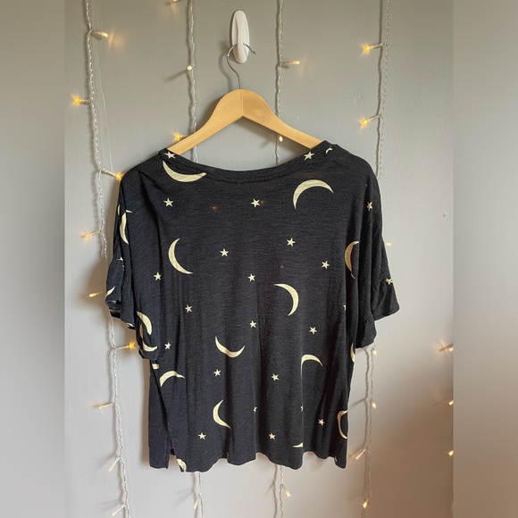 Women’s XS Top - Picture 3 of 3